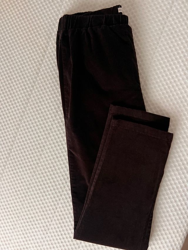 Pantalón de pana marrón chocolate invierno