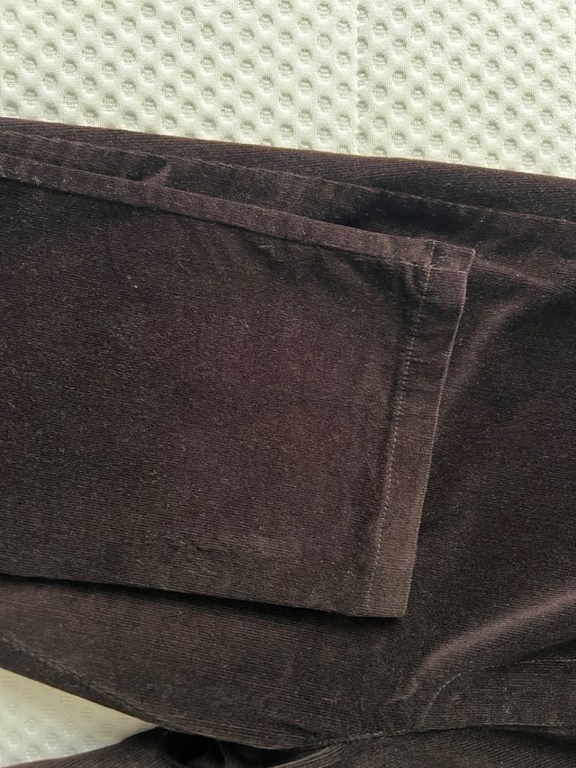 Pantalón de pana marrón chocolate invierno