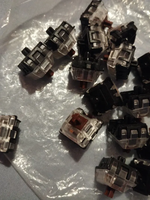 Switches Mecánicos Marrones