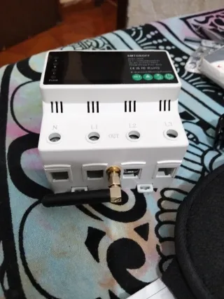 Protector Medidor WiFi Tuya Trifásico 100A