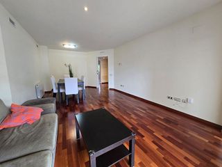 Piso en alquiler en Fontsanta - Fatjó en Cornellà de Llobregat