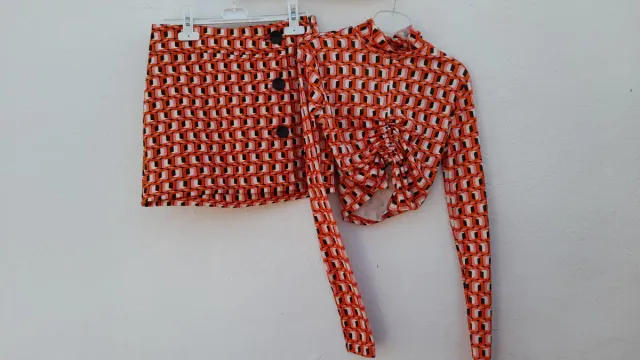 Conjunto Bershka estampado naranja Talla XS