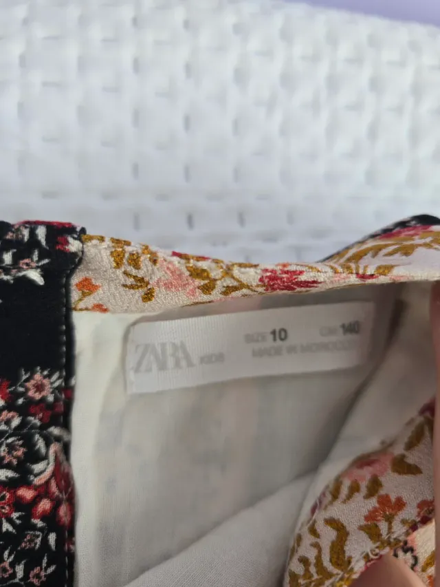 Vestido Zara estampado con vuelo