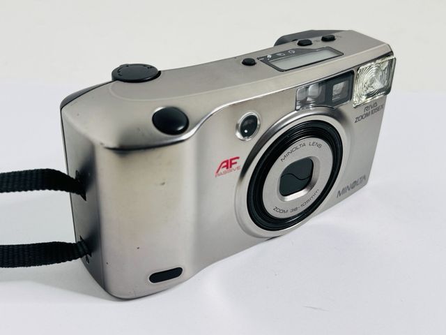 Minolta Riva Zoom 105 EX Cámara Analógica