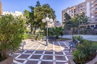 Piso en alquiler en La Buhaira en Sevilla