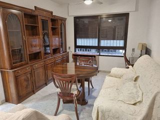 Piso en alquiler en La Buhaira en Sevilla