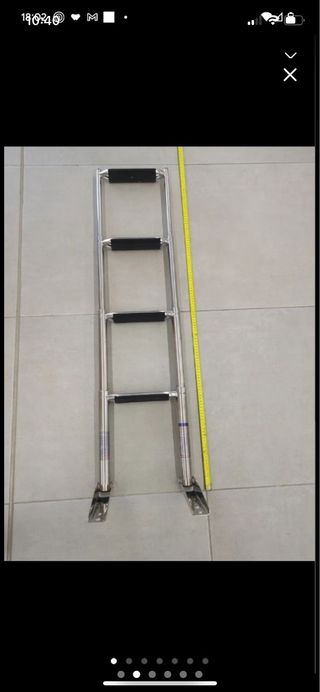 Escalera telescópica para barco