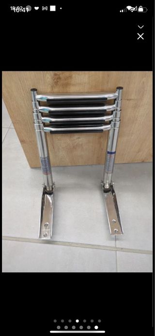Escalera telescópica para barco