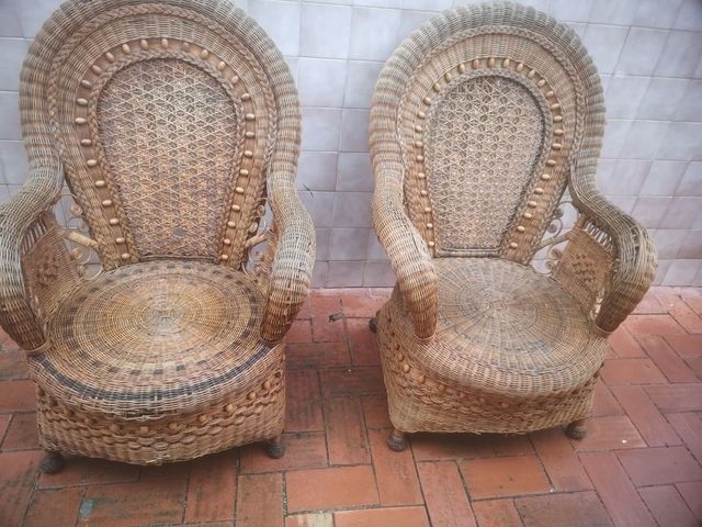 Precio por dos sillones señoriales de mimbre. Se v