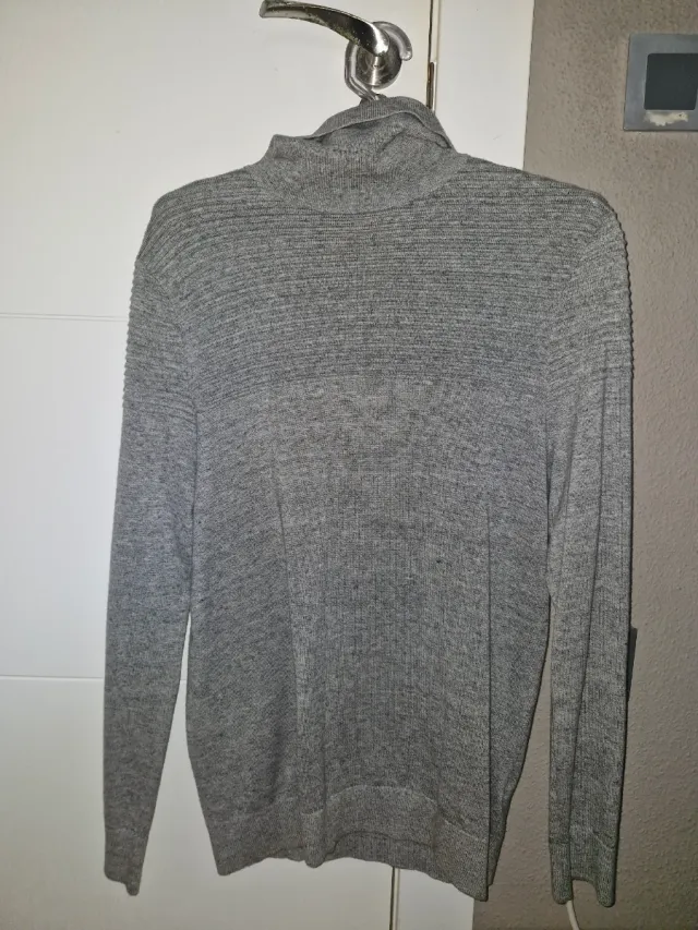 Jersey cuello alto gris