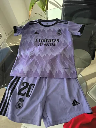 Equipación Real Madrid Niño Vinicius 20.Talla 8-10