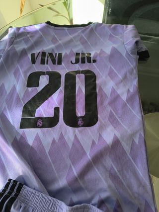 Equipación Real Madrid Niño Vinicius 20.Talla 8-10