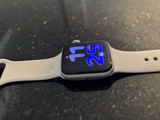 Apple Watch SE Beige/Plata