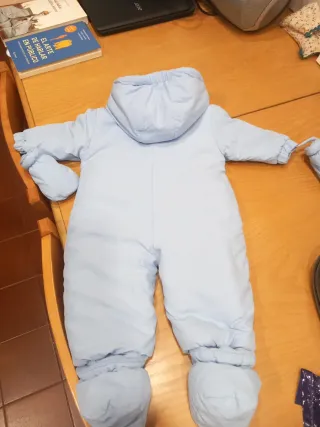 Mono de invierno bebé marca Dulces. Nuevo