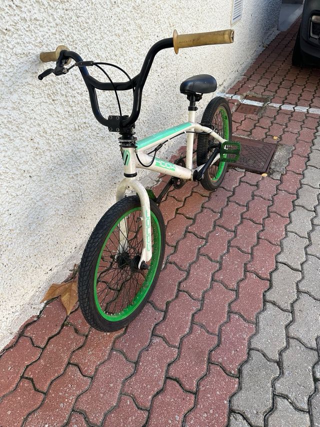 Bicicleta BMX CONOR con rotor
