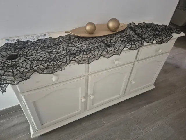 Mueble de salón de madera blanco