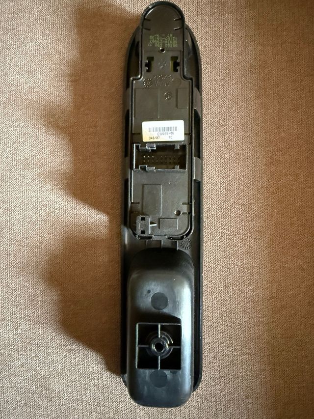 Botonera Elevalunas Peugeot 207