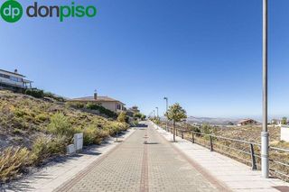 Terreno en venta en Zubia (La)