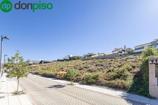 Terreno en venta en Zubia (La)