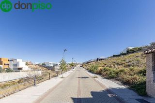 Terreno en venta en Zubia (La)