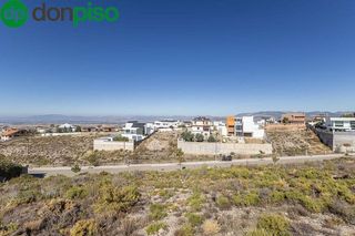 Terreno en venta en Zubia (La)
