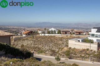 Terreno en venta en Zubia (La)