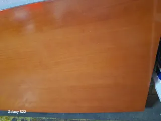 Mesa de comedor de madera