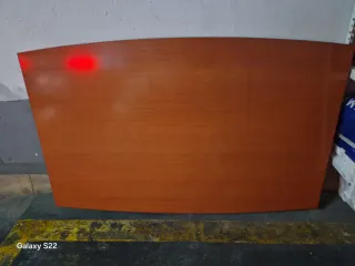 Mesa de comedor de madera
