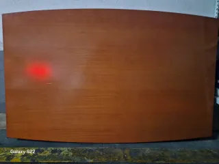 Mesa de comedor de madera