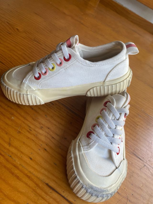 Zapatillas niña blancas un solo uso