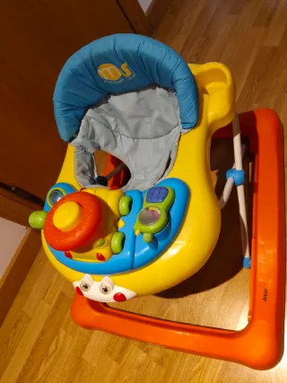 Correpasillos infantil amarillo y naranja