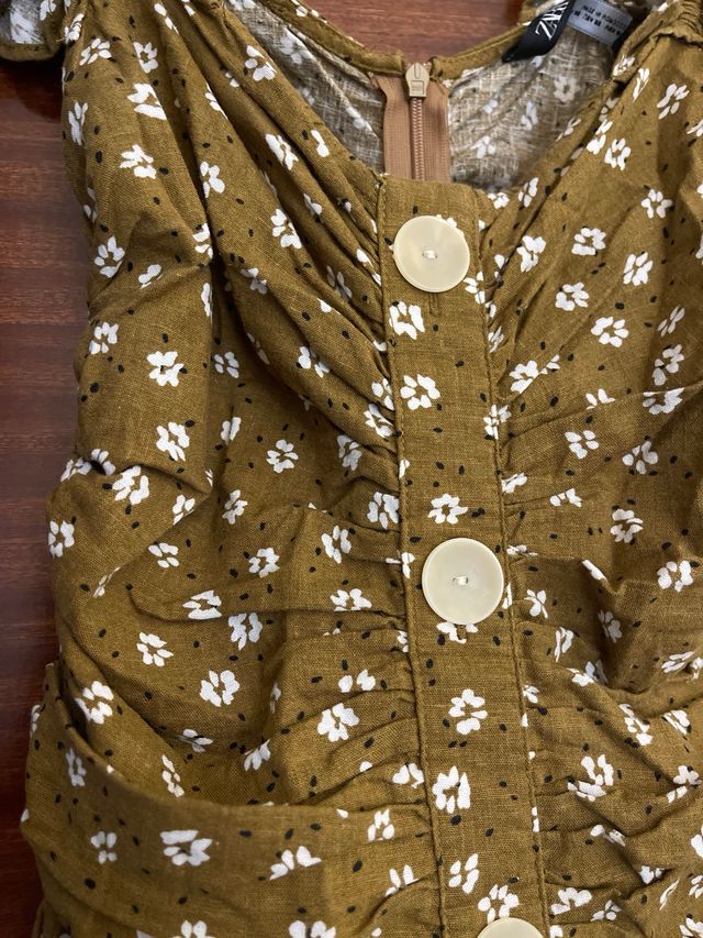 Vestido Zara drapeado flores Talla XS