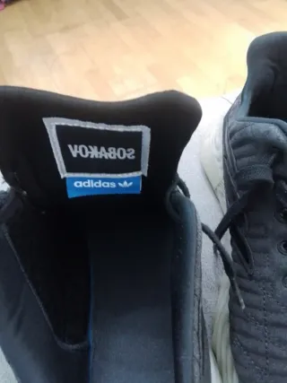 Zapatillas Adidas Negras y Grises