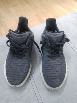 Zapatillas Adidas Negras y Grises