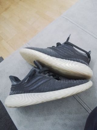 Zapatillas Adidas Negras y Grises