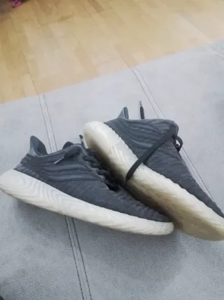 Zapatillas Adidas Negras y Grises