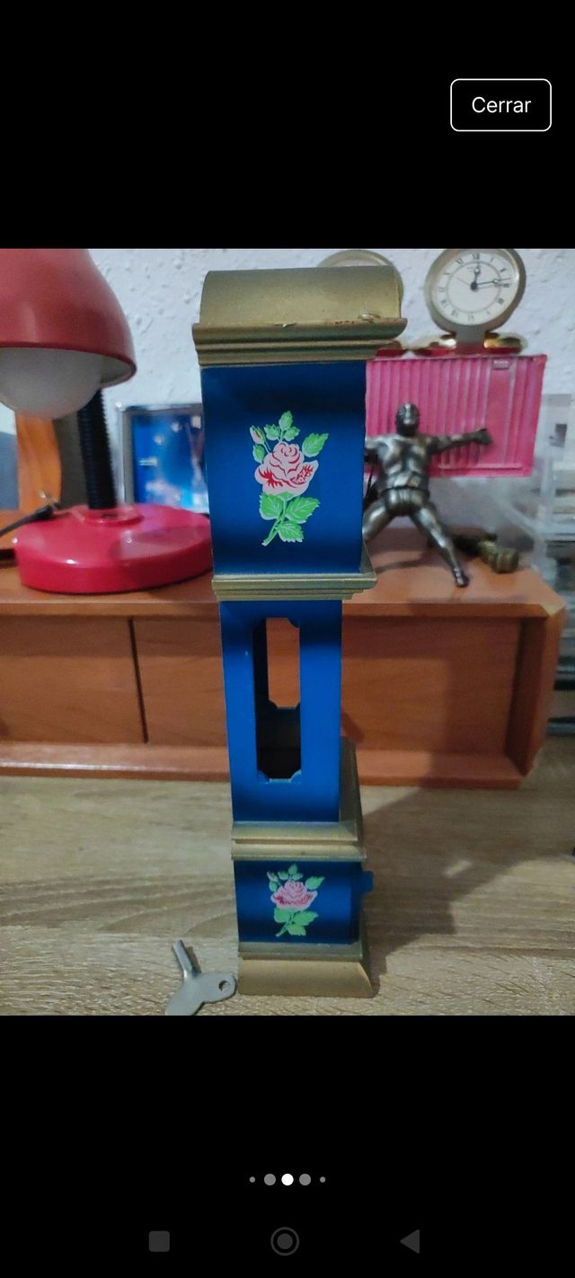 Reloj de sobremesa azul con rosas