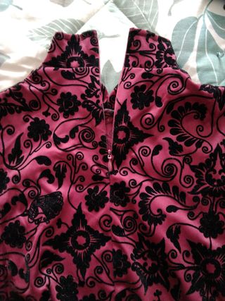 Vestido oriental rojo y negro