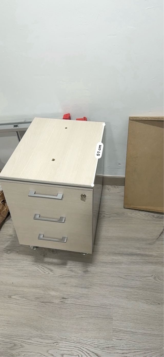 Cajonera de oficina beige y gris