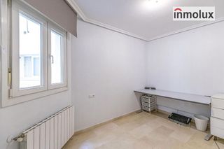 Piso en alquiler en Mercado en Alicante