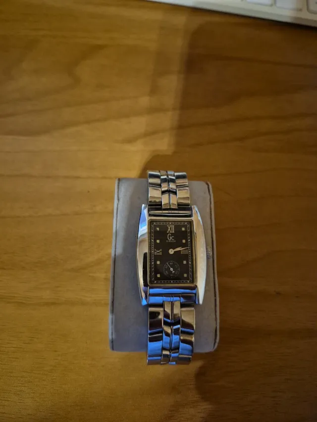 Reloj GUESS GC1000 Japan Movement