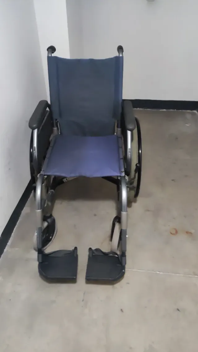 Silla de ruedas plegable