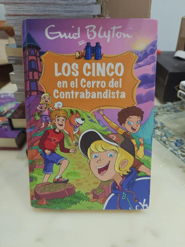 Los Cinco En El Cerro Del Contrabandista
