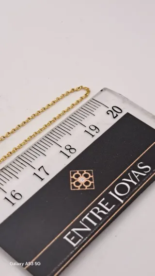 Colgante y cadena de oro 18K