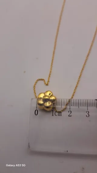 Colgante y cadena de oro 18K