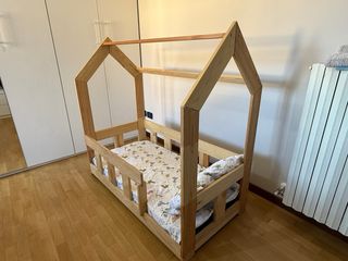 Lettino Montessori in Legno per Bambini