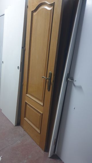 Puerta de interior de madera