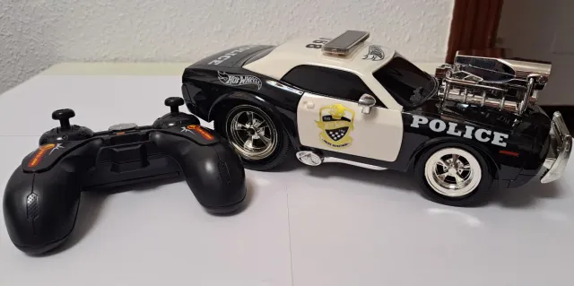 Coche RC Hot Wheels Policía