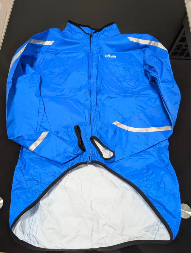 Chubasquero Btwin Azul Reflectante. Talla M