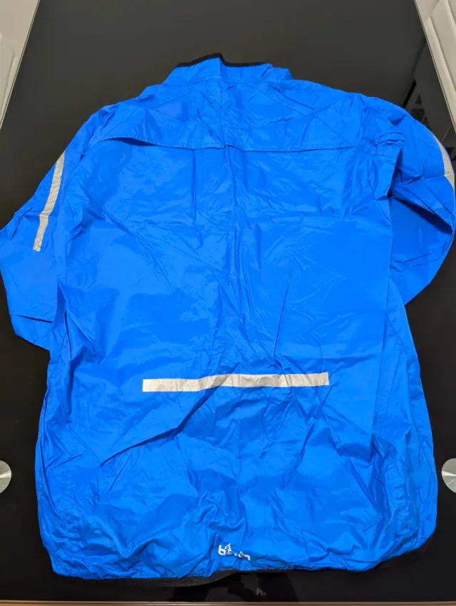 Chubasquero Btwin Azul Reflectante. Talla M